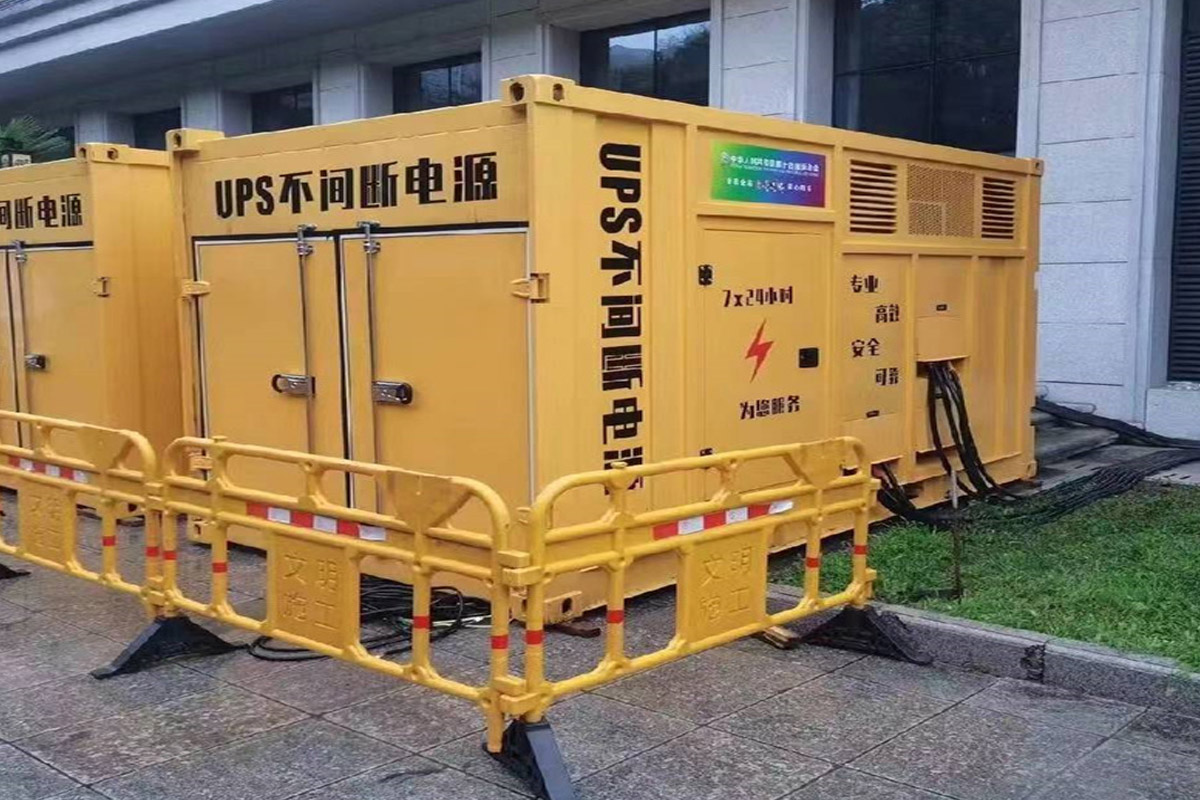 老街街道发电机租赁施工现场